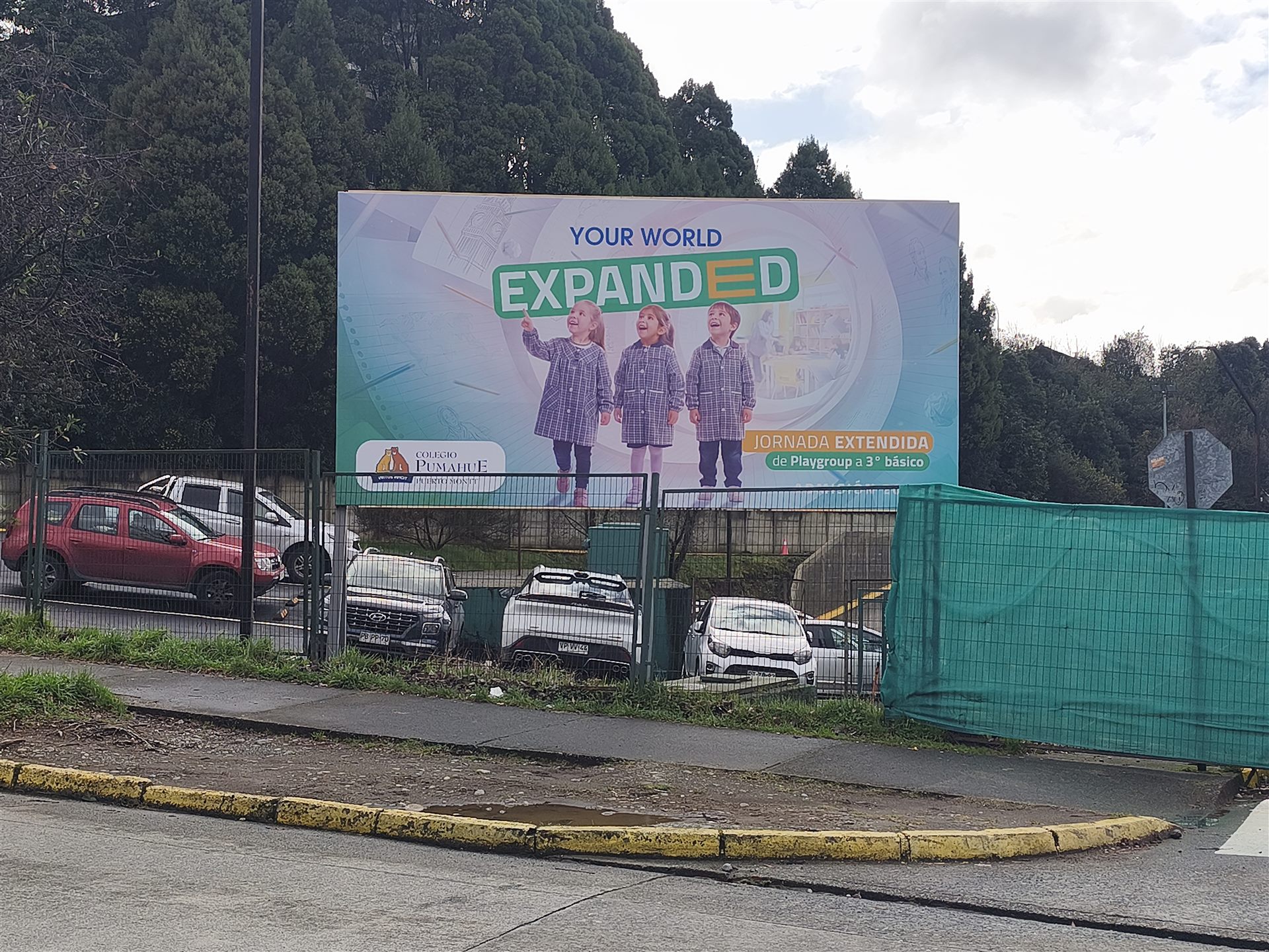 Gigantografía exterior Colegio Pumahue impresa por Garza Azul Puerto Montt